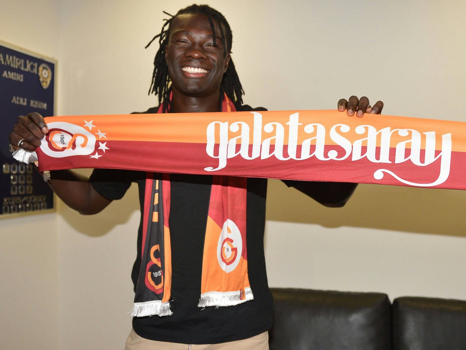 Bafetimbi Gomis neden bayılıyor?